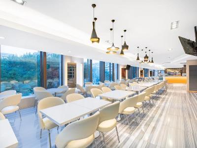 Express Temple Of Heaven By Ihg Hotel 3*